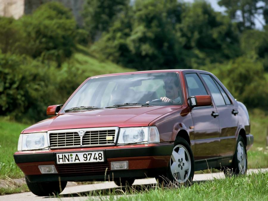  Lancia Thema 8.32 1986 года  (фото 1 из 13)
